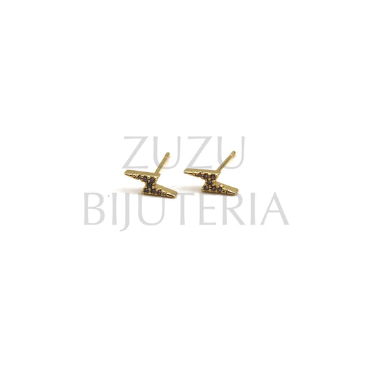 Brinco Raio Dourado com Zirconias 4mm x 11mm - Latão