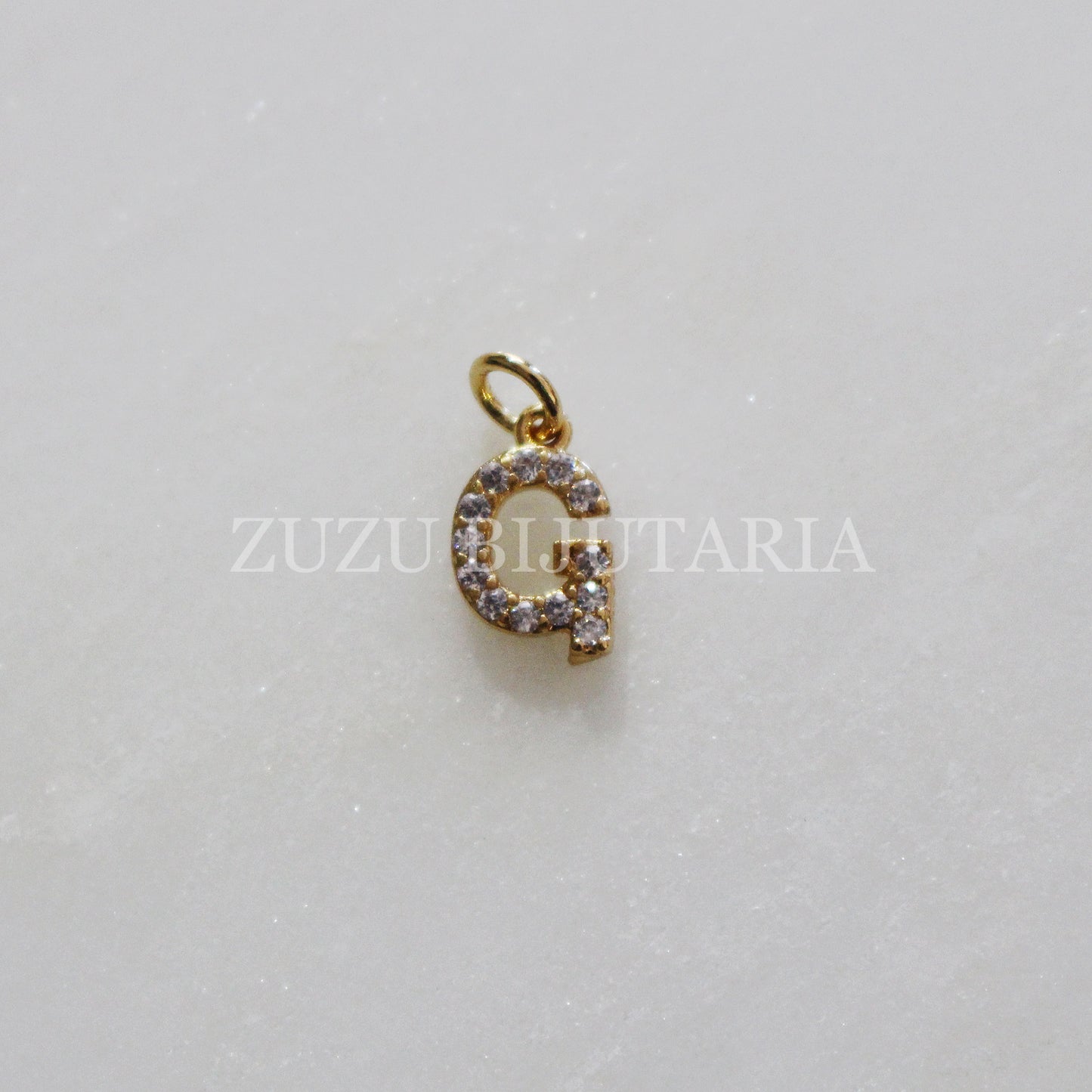 Pendente Letra Dourado com Zirconias 10mm - Latão