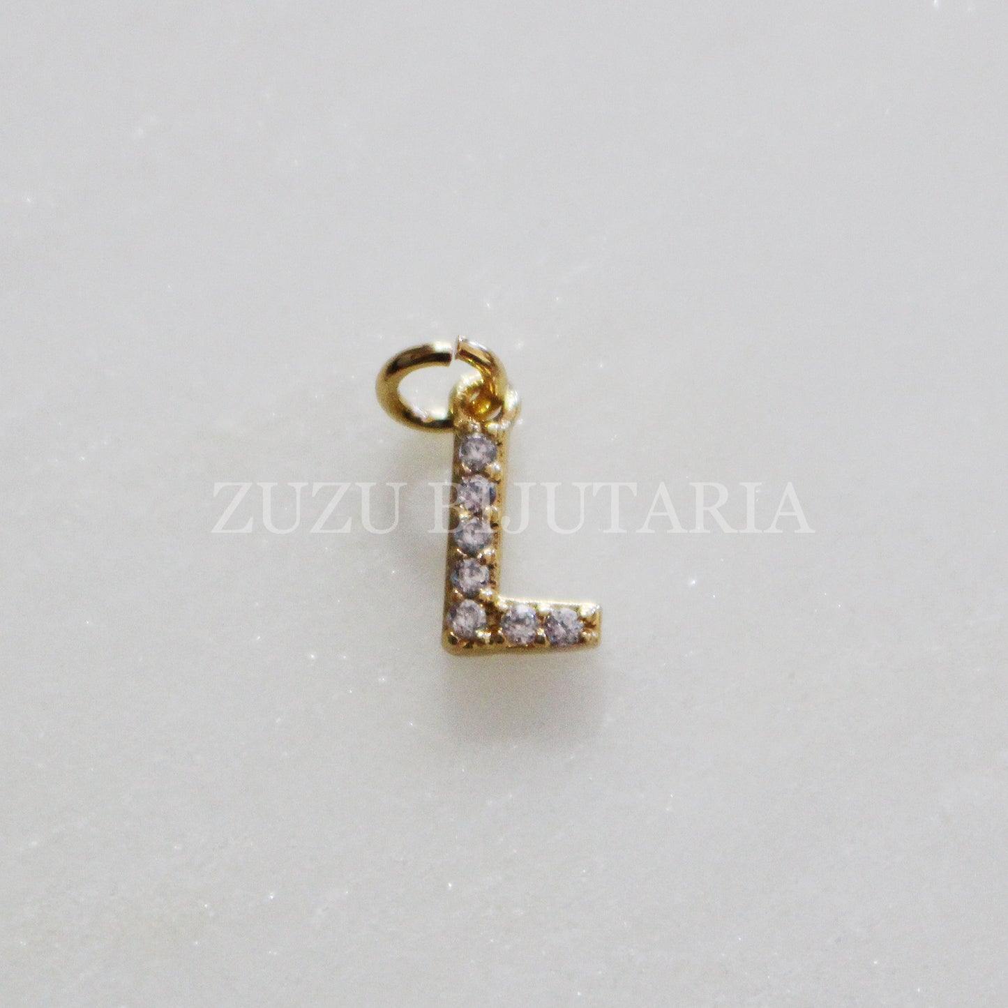 Pendente Letra Dourado com Zirconias 10mm - Latão