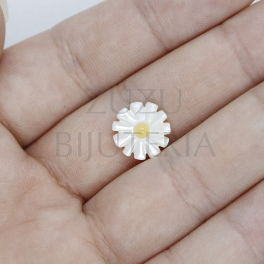 Inset Flore Mother of Pearl 11mm